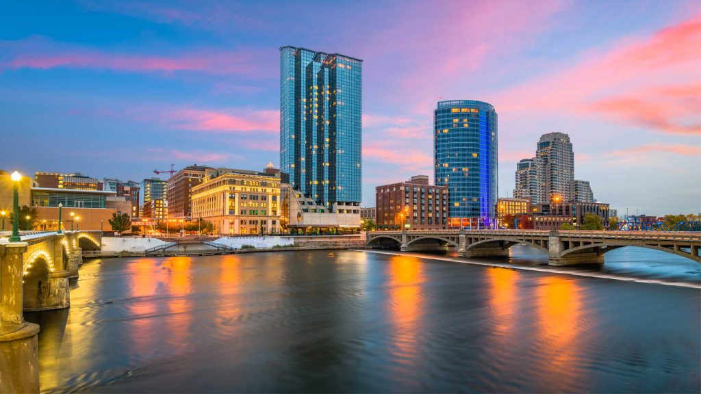 Private jet charter grand rapids mi